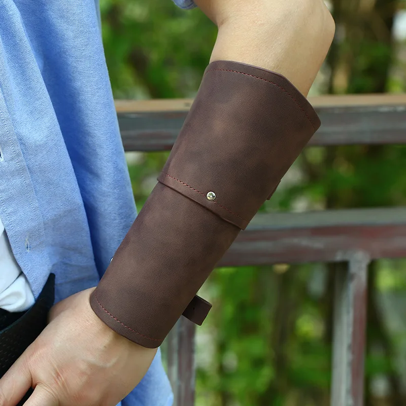 Guanti per armatura medievale  - Leather Bracelet recensione e prezzo