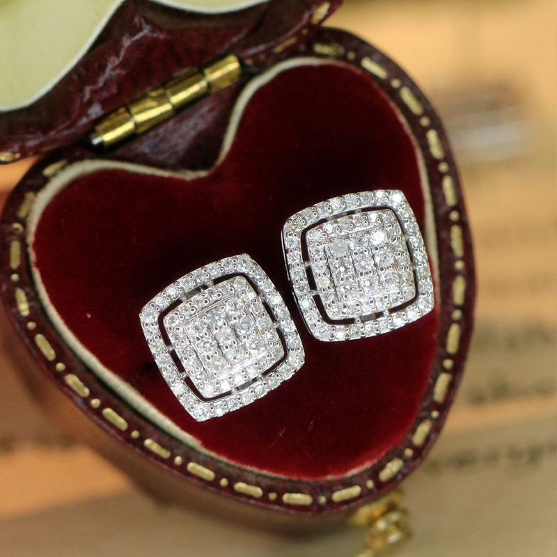 Aazuo Vita di lusso Gioielli i - Diamond Stud Earrings recensione e prezzo