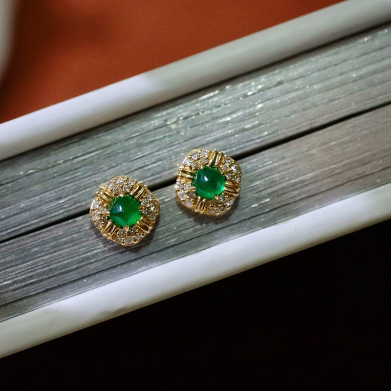 Aazuo Fine Jewelry Orecchini q - Diamond Stud Earrings recensione e prezzo